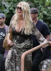 Jessica Simpson - out and about in Hawaii - 13/01/03